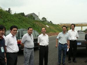 广西交通厅黄华宽厅长视察醴潭高速公路项目 - 企业要闻 - J9集团