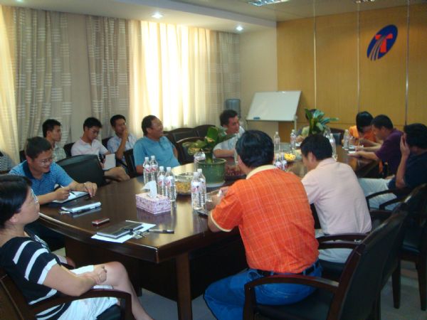 罗业凤总司理慰问醴潭公司全体员工 - 企业要闻 - J9集团