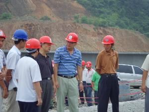 总公司照料唐柏石二赴三江中山大桥指导事情 - 企业要闻 - J9集团