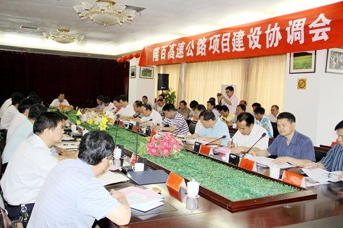 广西J9集团依然是广西交通建设的主力军——广西交通运输厅党组书记黄华宽在视察隆百路时指出 - 企业要闻 - J9集团