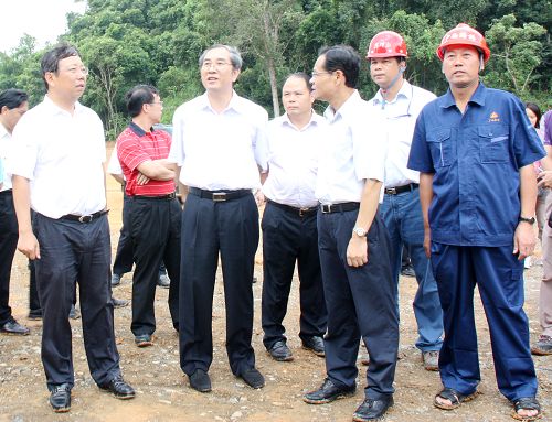 自治区主席马飚等向导莅临凭祥保税区项目视察 - 企业要闻 - J9集团