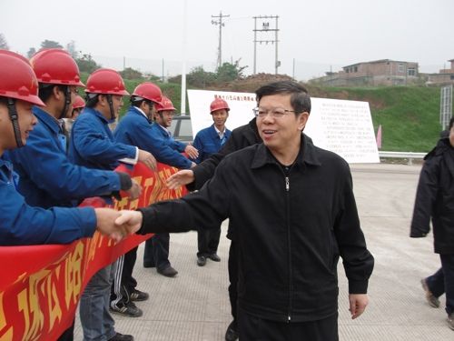 百色市委书记刘正东亲热慰问隆百F标 - 企业要闻 - J9集团