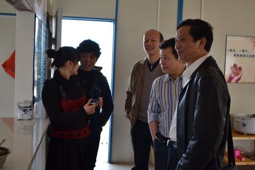 区直工会常务副主任陈元滚到针鱼岭大桥项目指导事情 - 企业要闻 - J9集团