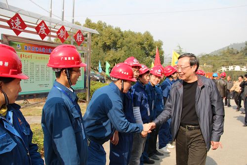 自治区国资委党委书记尹开国、发改委副主任廖小波到灌凤1标考察调研 - 企业要闻 - J9集团